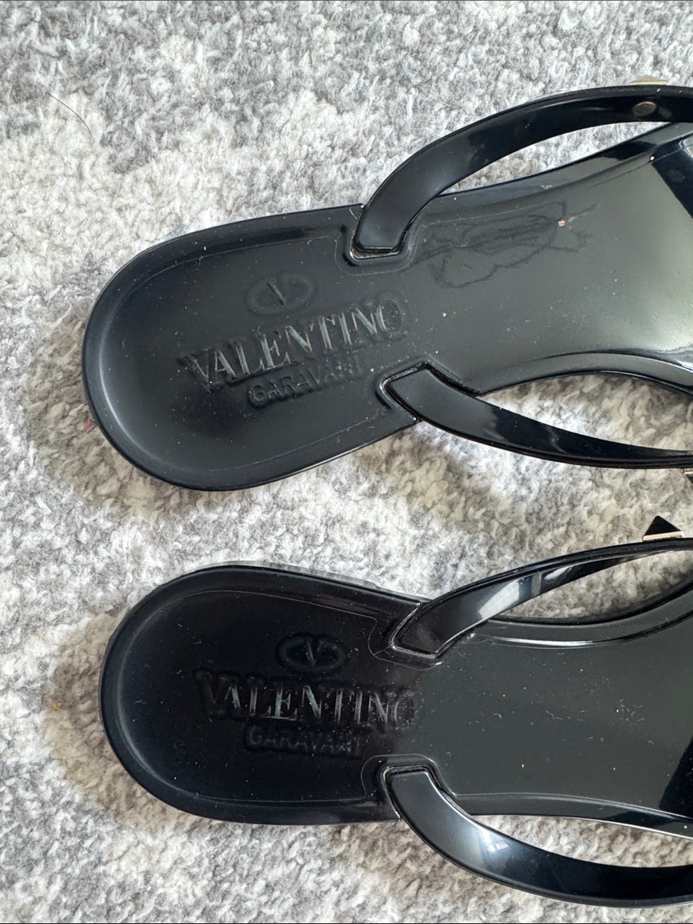 Valentino Black Jelly Sandals with Gold Rockstud Bow - Picture 3 of 5